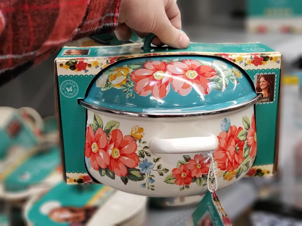 Is The Pioneer Woman Cookware Good? Honest Overview